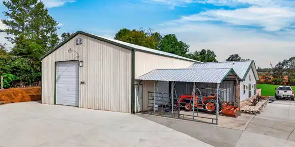 Image 3: 003-428ShraderRoad-Dandridge-TN-37725-SM
