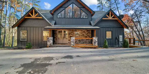 3045 Redtail Rd