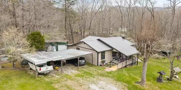 439 Rogerston Rd