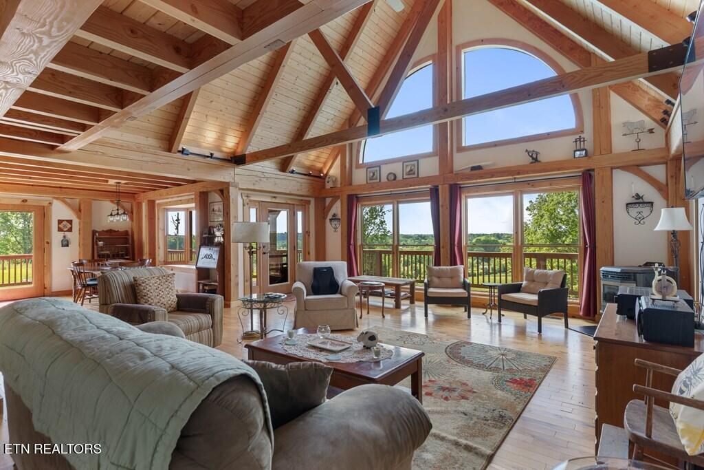 Image 2: great room 2