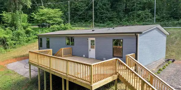 Image 2: 4-web-or-mls-004_260IslandFord