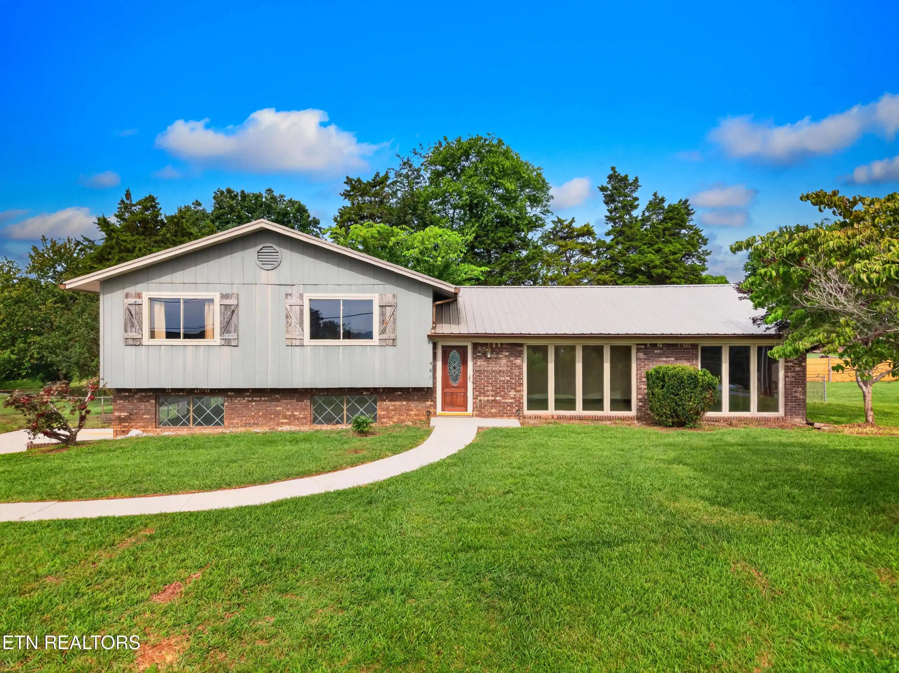 Image 1: 001-481RavenwoodDrive-Morristown-TN-3781