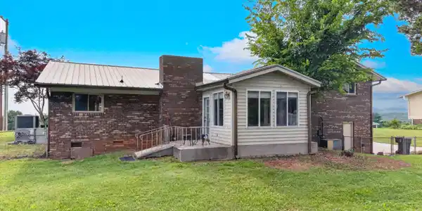 Image 4: 004-481RavenwoodDrive-Morristown-TN-3781