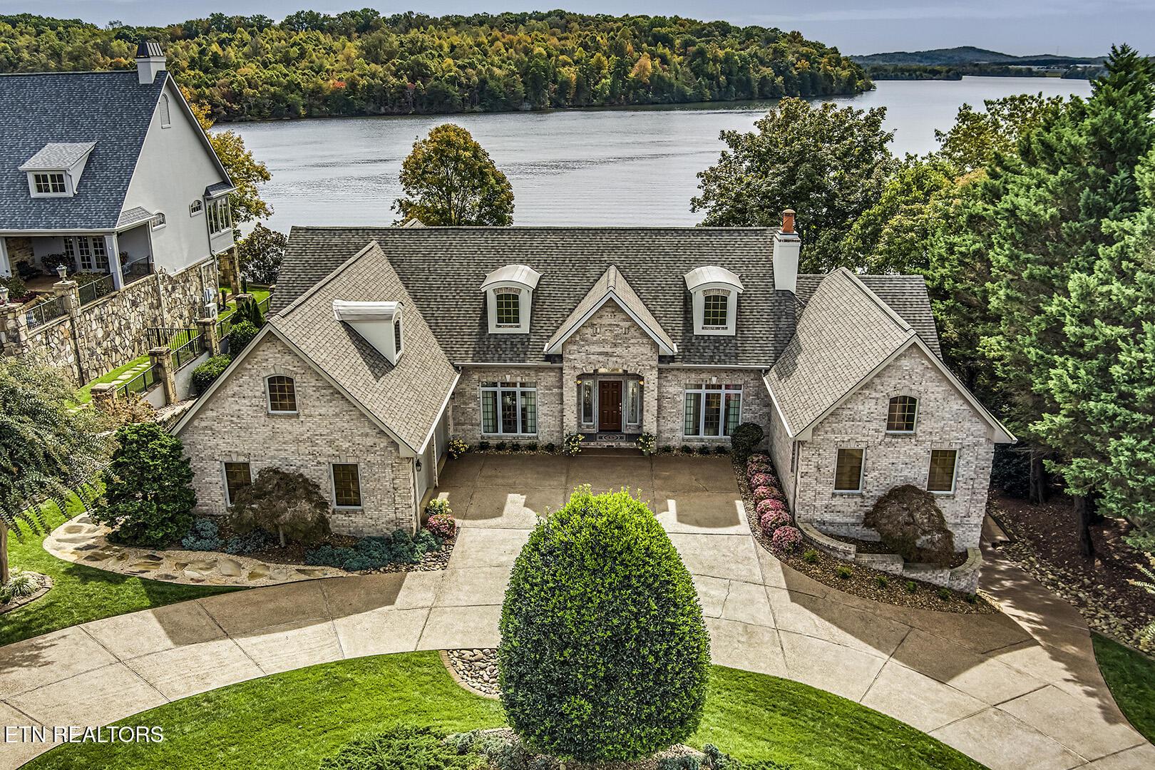 Image 1: 02_BigWaterDrive_135_FrontElevated