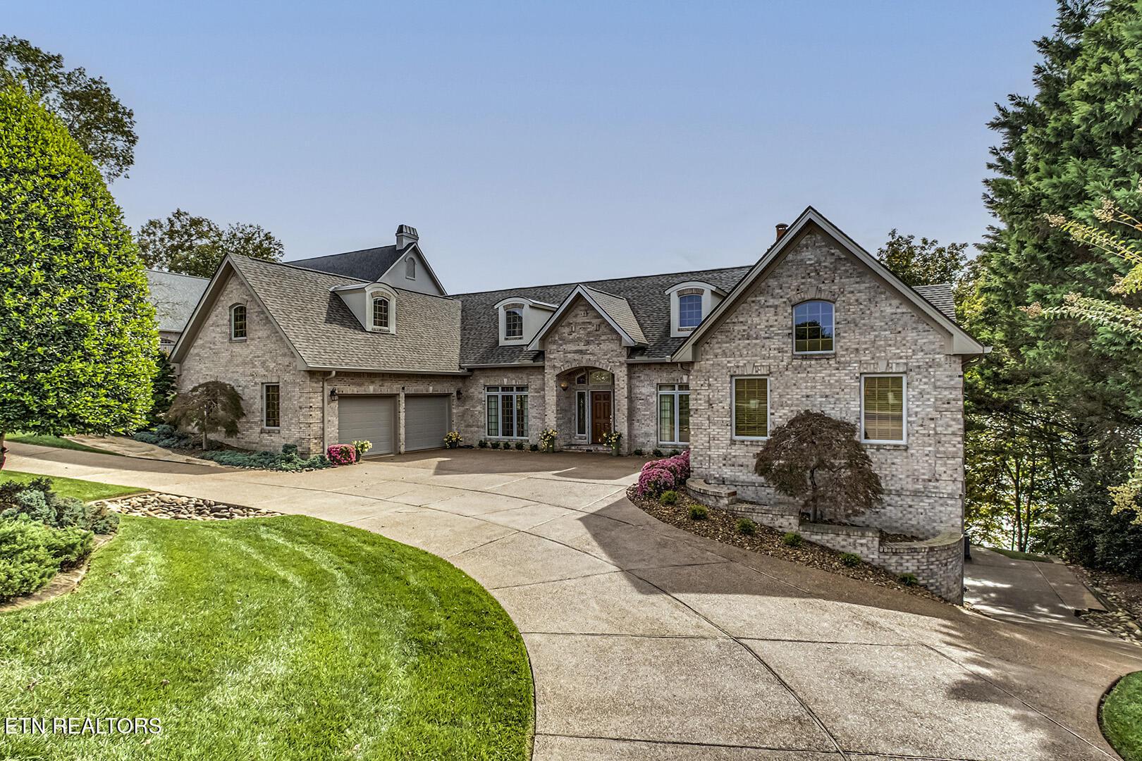 Image 2: 01_BigWaterDrive_135_Front