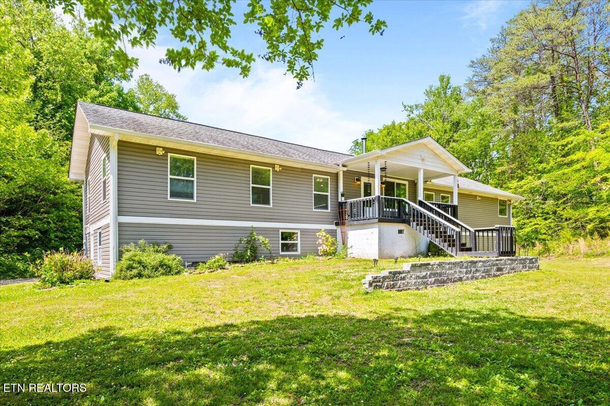 Image 2: 02-161 Mountain View Dr