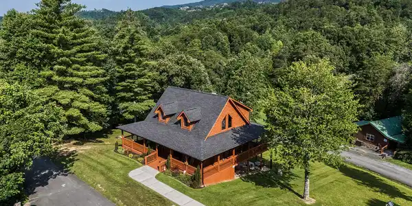 Image 3: 2028 Piney Overlook Ln-0001