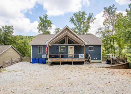 734 Waterfront Tr