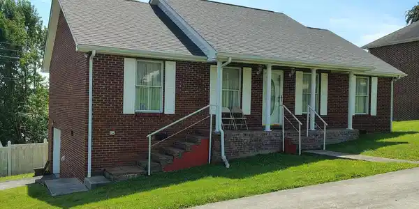 525 Fan St