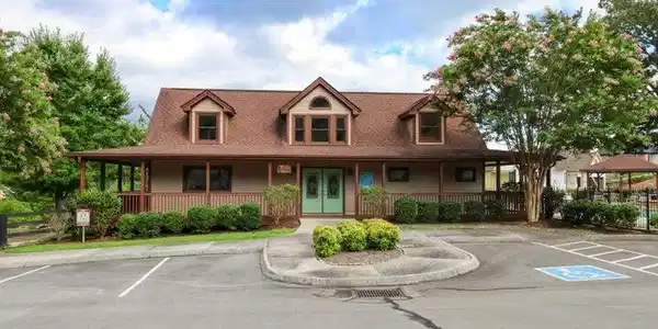 Image 4: DACC Clubhouse 1
