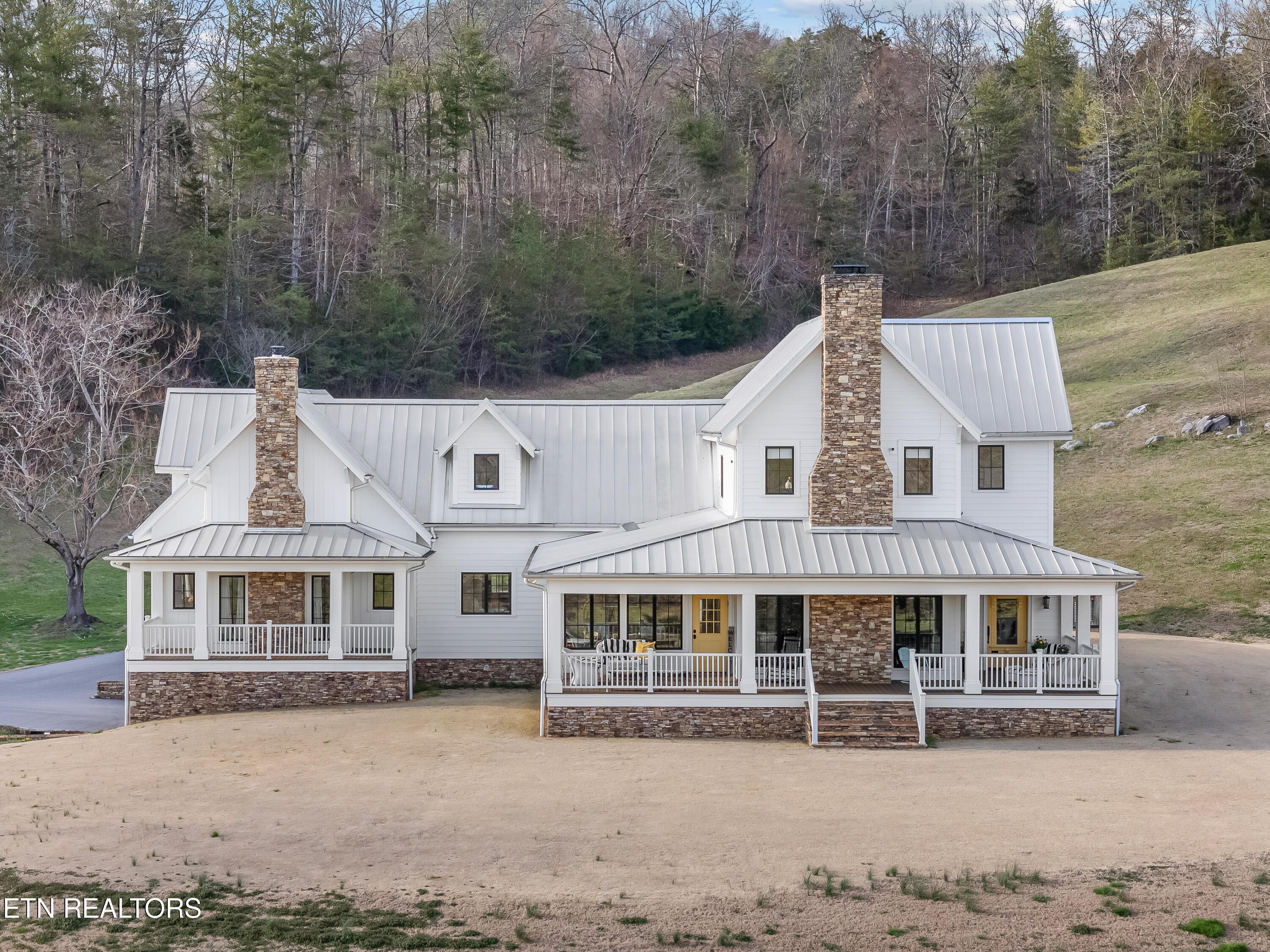 Image 2: 518 old cedar creek 1