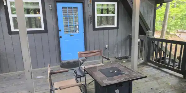 Image 4: Front door and porch