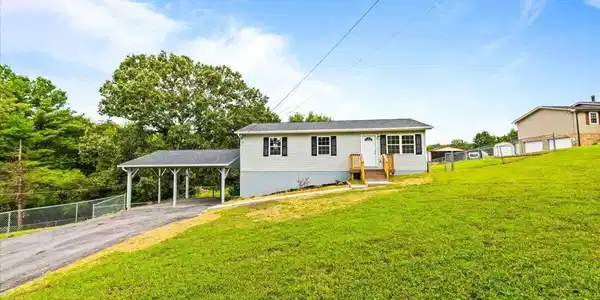 Image 4: 04-403 Foley Hill Rd