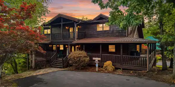 2906 Quiet Oak Way