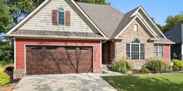 Image 2: 02-Exterior