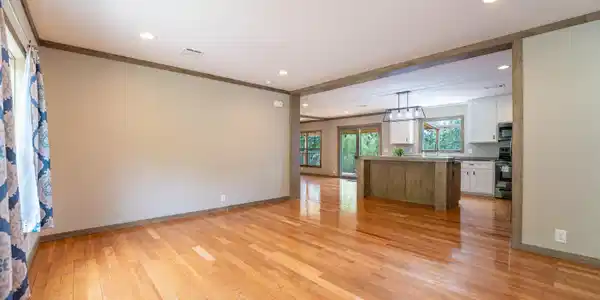 Image 4: 4