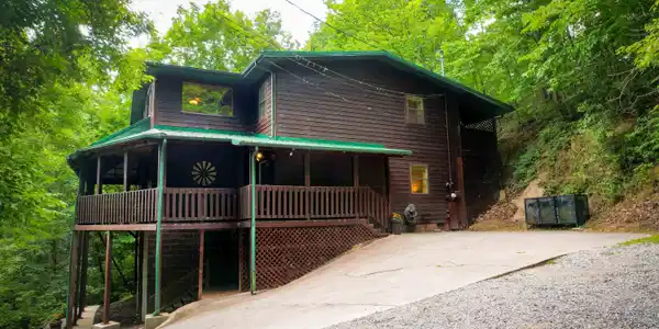 2202 Applewood Rd