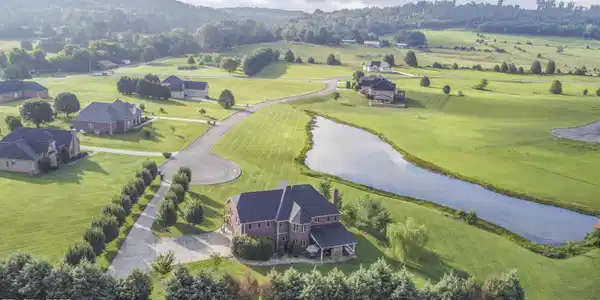 Image 4: Aerial4