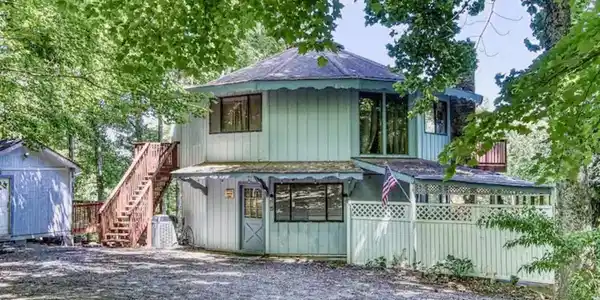 1434 Garrett Place