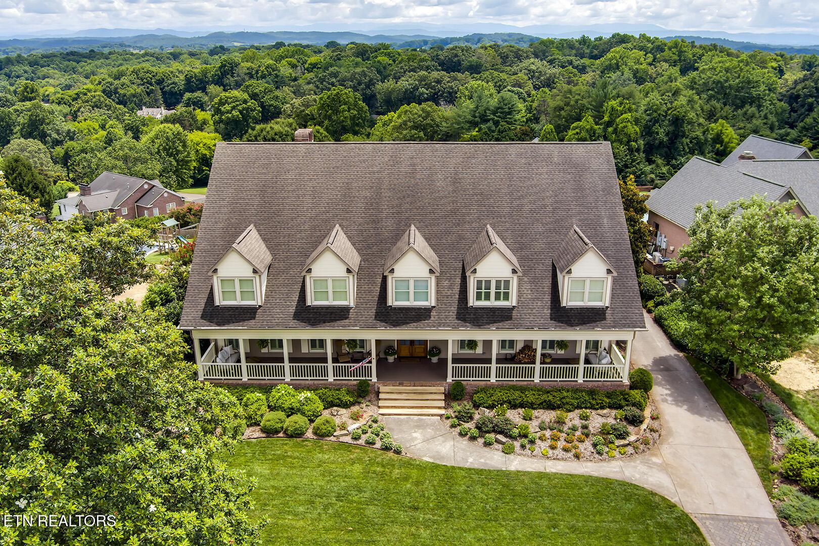 Image 2: 02_HeathrowDrive_5500_FrontElevated