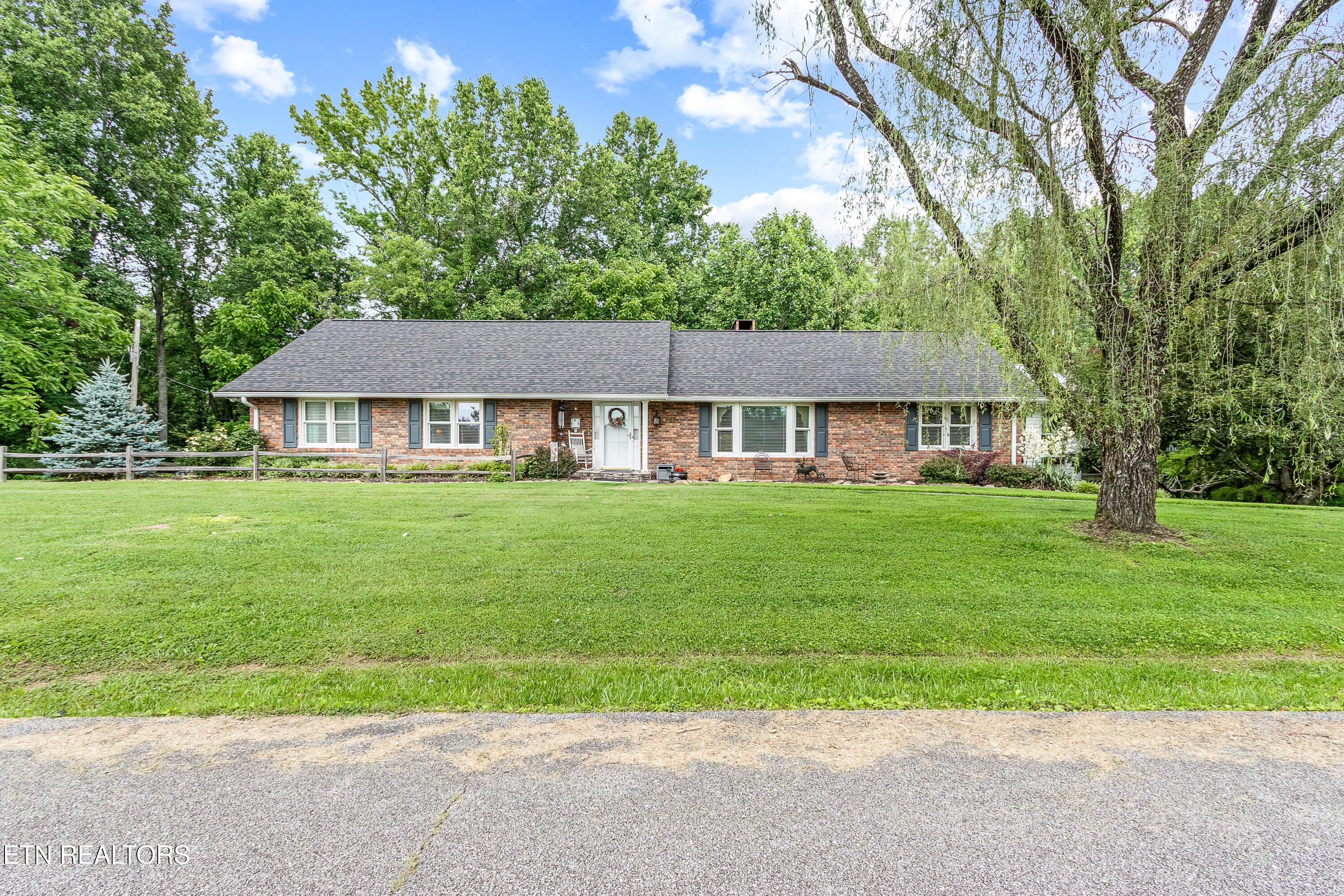 Image 1: 01-314 LONGVIEW DR (1)