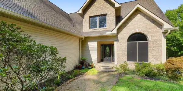 1420 Lakeview Drive