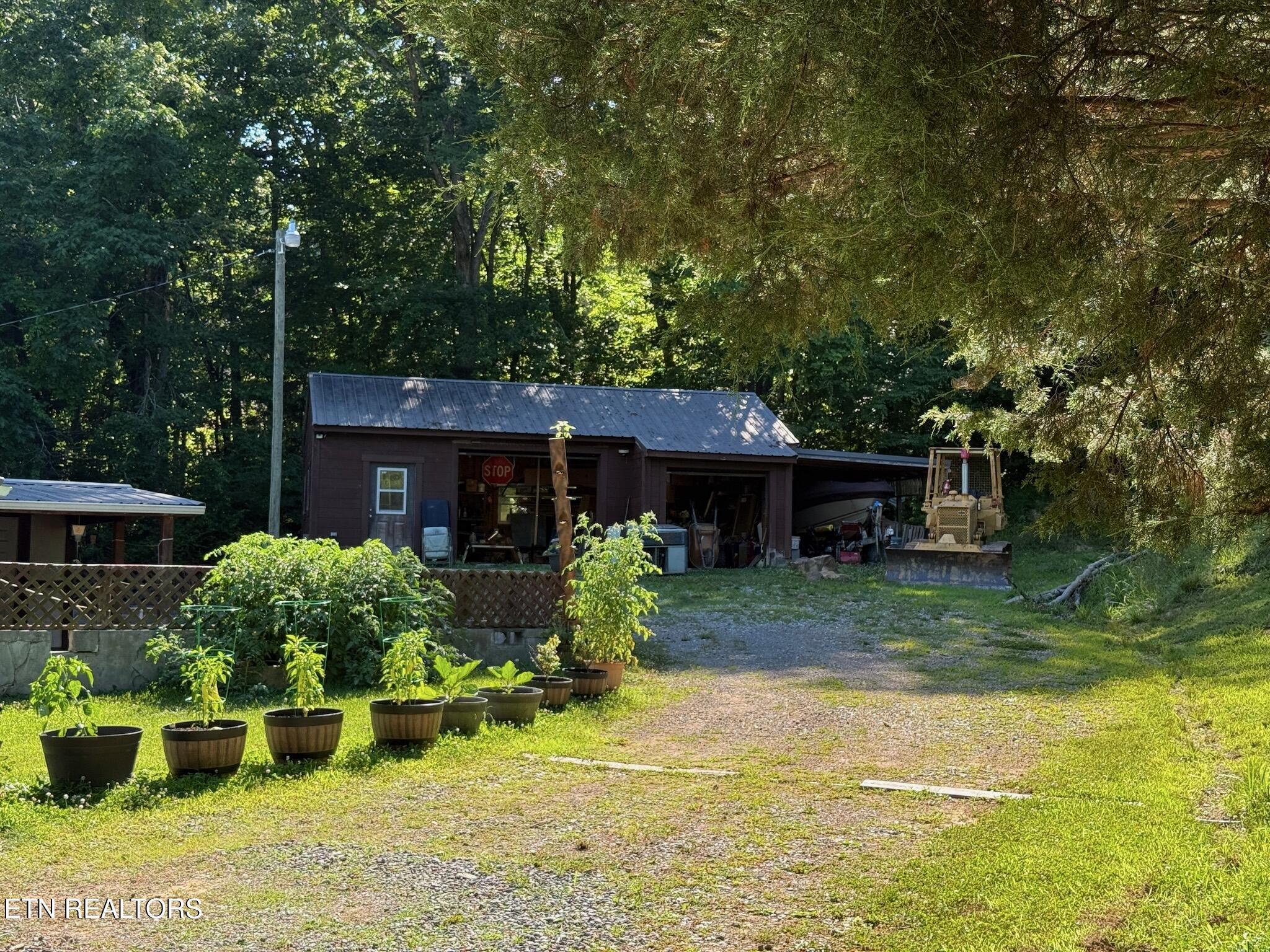 Image 2: Detached Garage/Workshop (100amp)