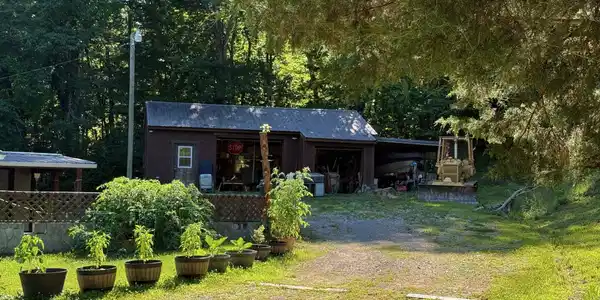 Image 2: Detached Garage/Workshop (100amp)