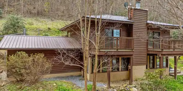 1015 Reagan Springs Rd