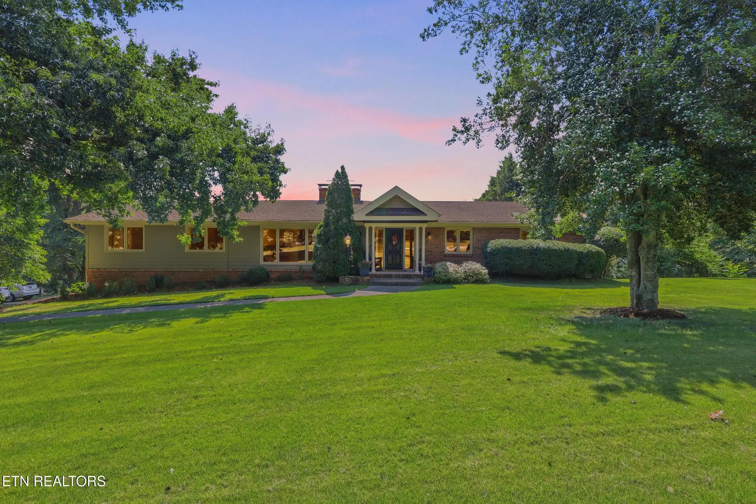 Image 1: 2127 Southwood Drive