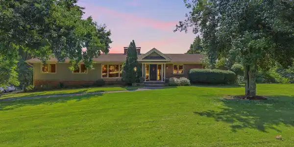 2127 Southwood Drive