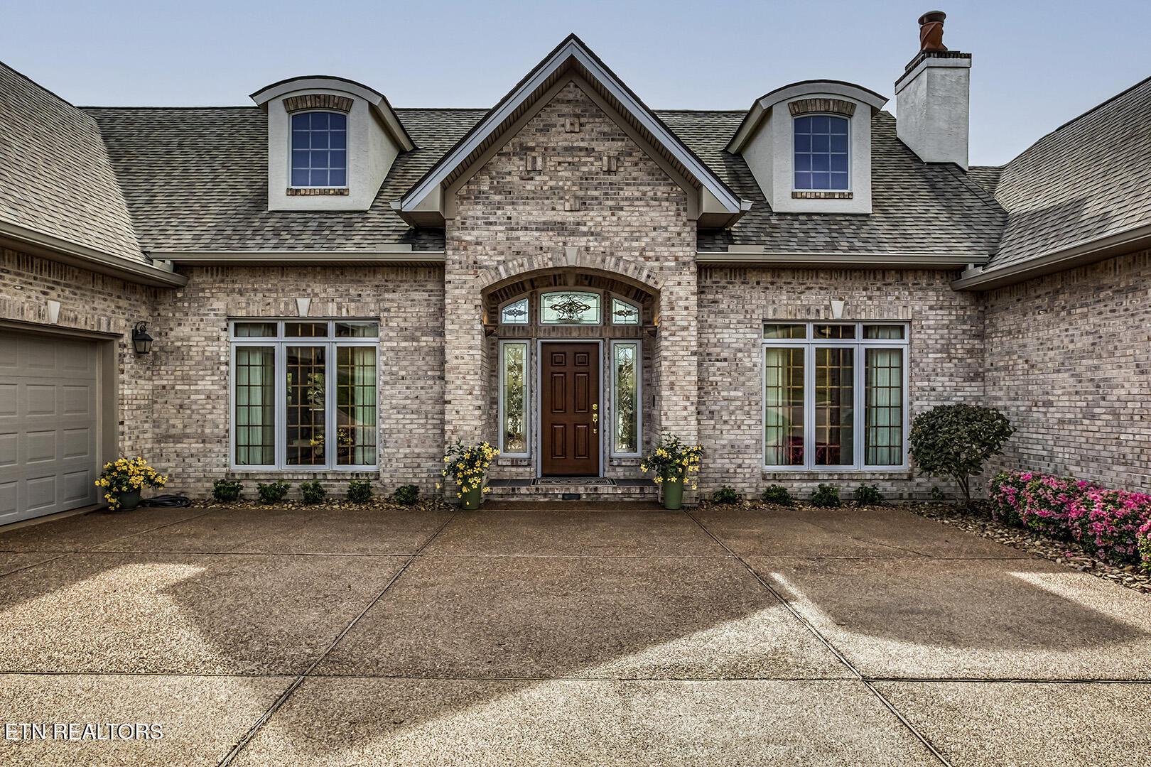 Image 3: 03_BigWaterDrive_135_FrontEntry