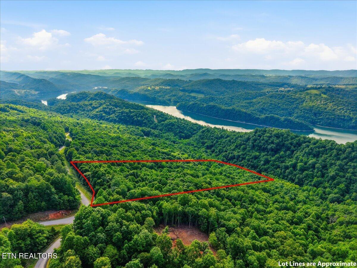 Image 1: 01-Whistle_Valley_Rd_005