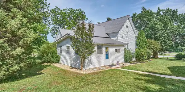 141 Pine St