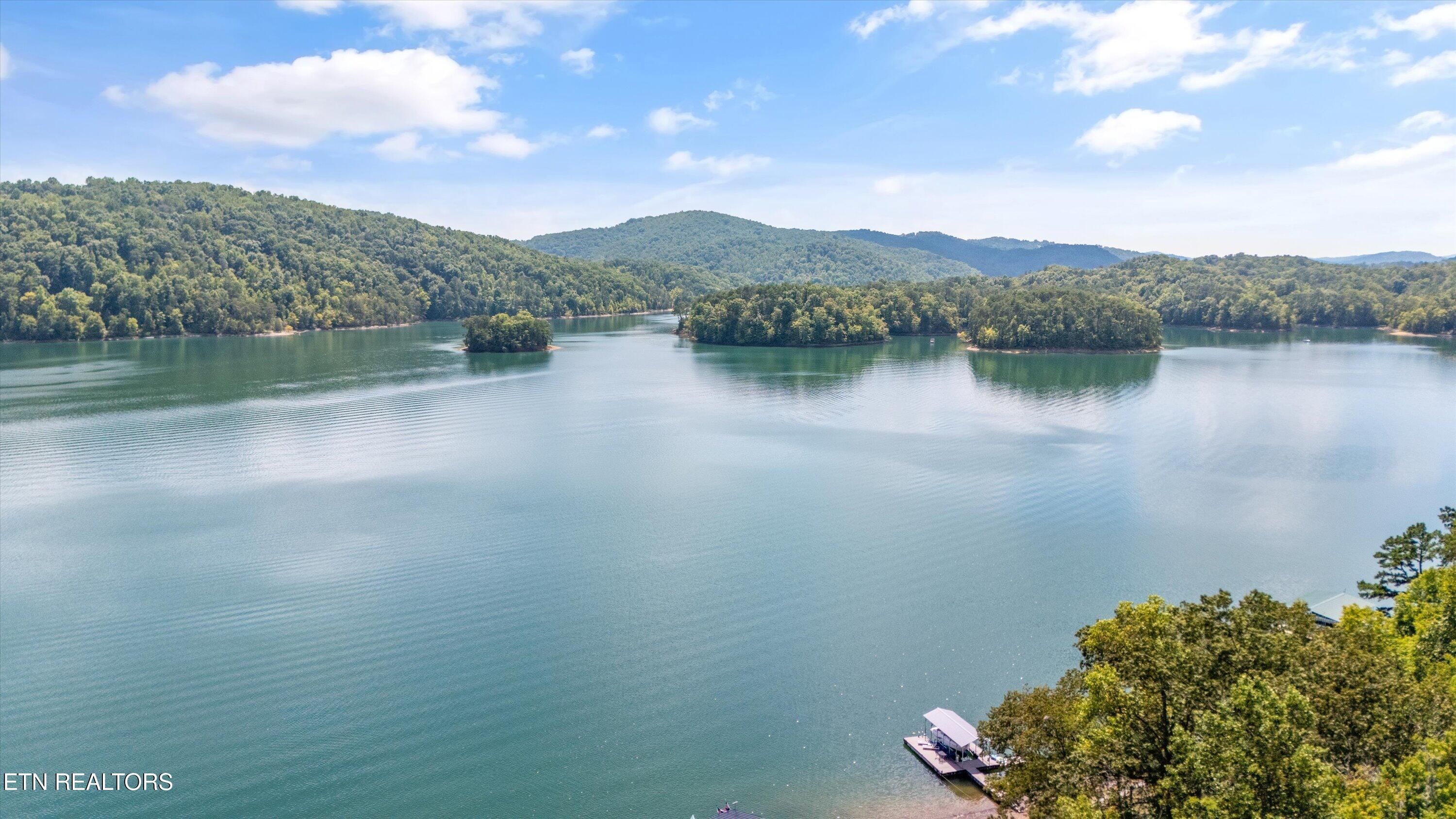 Image 2: 101-340 Parson Shores Dr087