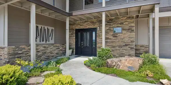 Image 2: 2-175 bullet mountain Dr - 002