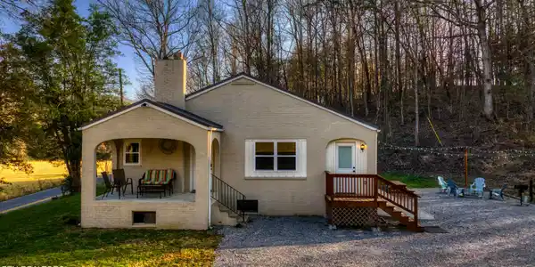 1429 Dupont Rd
