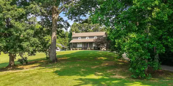 6039 Lindrick Lane