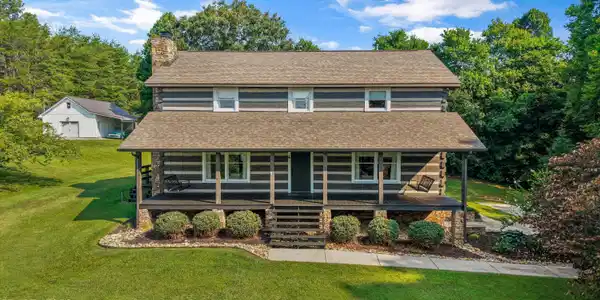 Image 2: 01-6039 Lindrick Ln 52