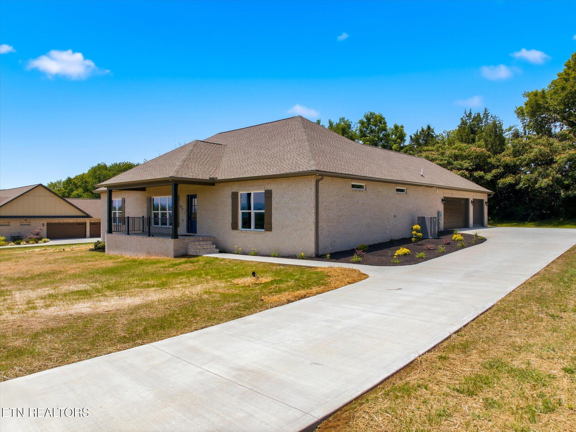 Image 3: 05-227-Charlie-Ln-Maryville-TN-5
