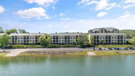 312 Waterside Circle