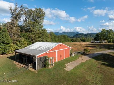 6051 Lindrick Ln.
