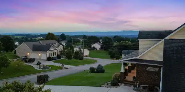 Image 2: 100-web-or-mls-DJI_0411