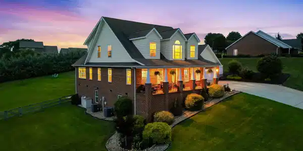 Image 3: 108-web-or-mls-DJI_0486