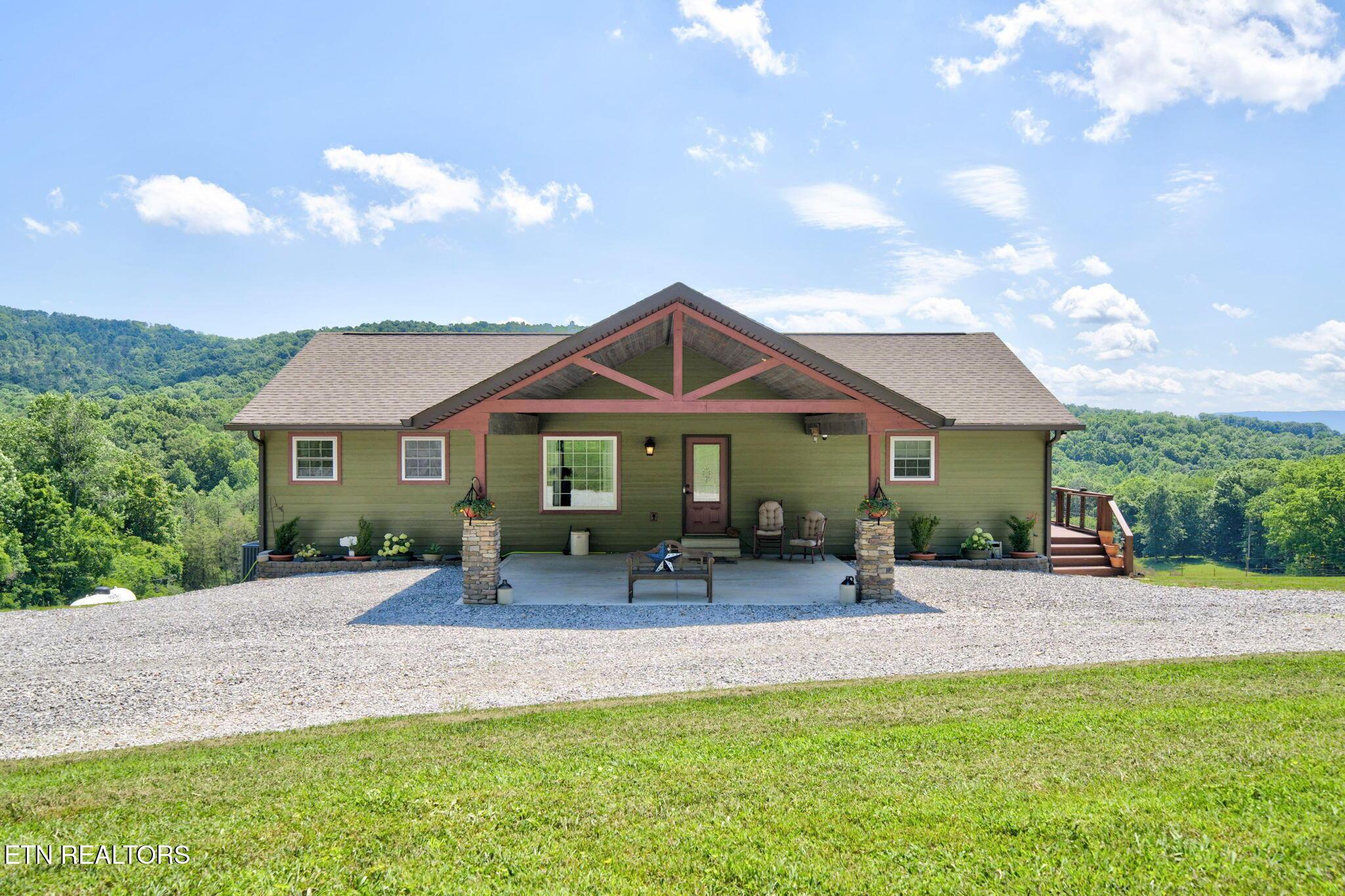 Image 2: 1-web-or-mls-1252 Shellotte Loop_002_TNP