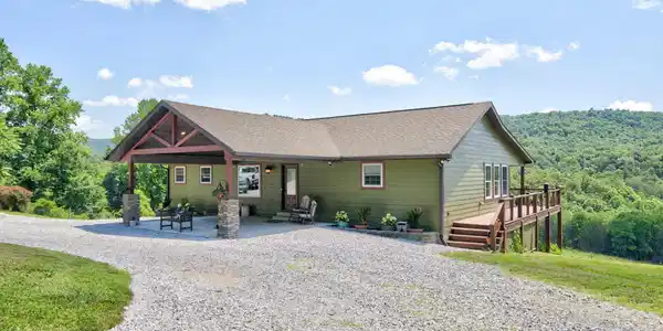 Image 4: 3-web-or-mls-1252 Shellotte Loop_015_TNP