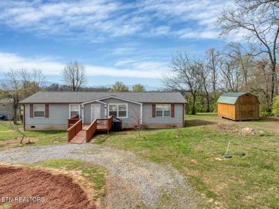 319 Oak Leaf Circle