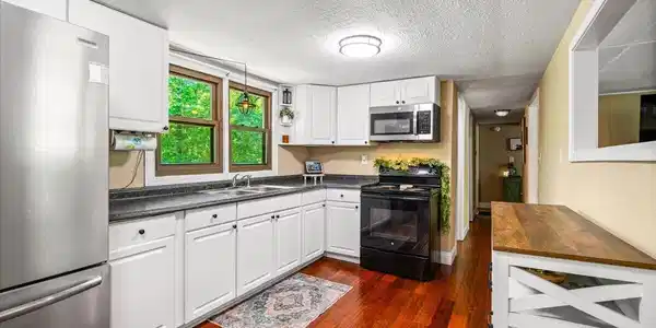 Image 4: 13-905 Pinecrest Rd