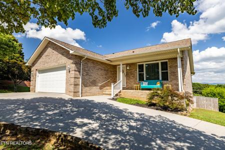 912 Saint Johns Drive
