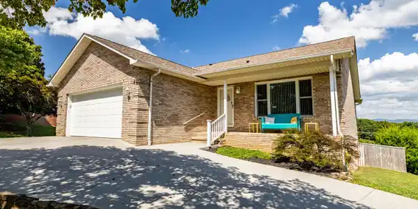 912 Saint Johns Drive